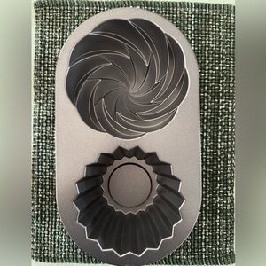 Nordic Ware Cute Cupcake Pan - 6 Cups